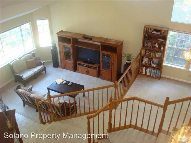 Building Photo - 5 br, 3 bath House - 2061 Hillridge Dr.