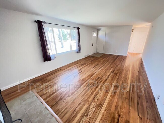 Foto del edificio - 5400 Flint St