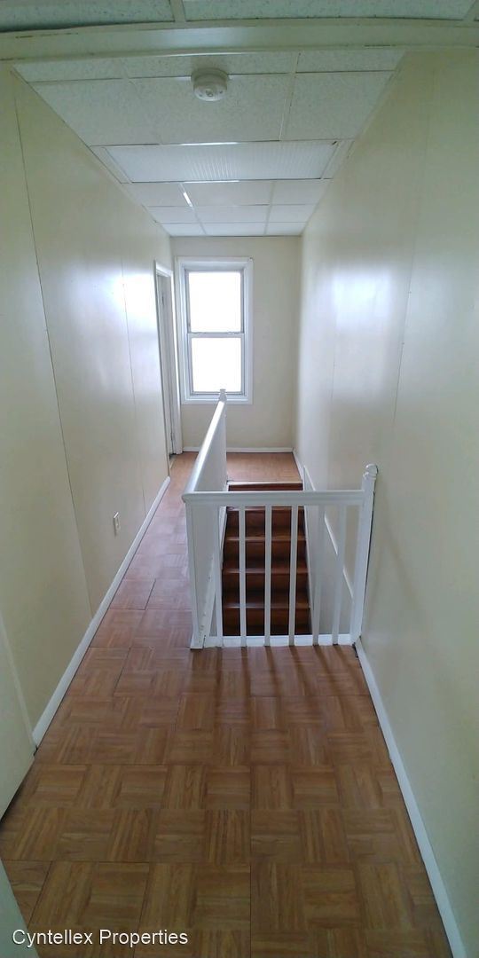 Building Photo - 2 br, 1 bath House - 304 S Jackson St