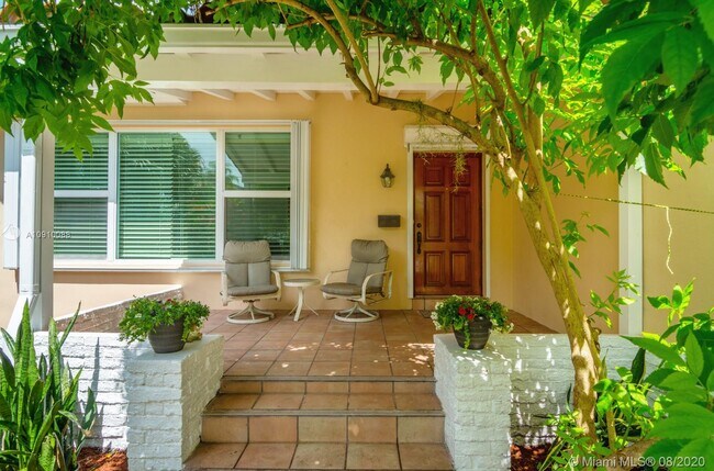 Building Photo - 9572 Abbott Ave