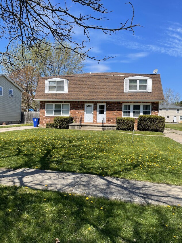 Primary Photo - 62 Cascade Dr