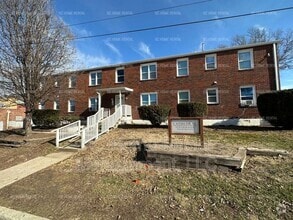 Building Photo - 901 N 16 St