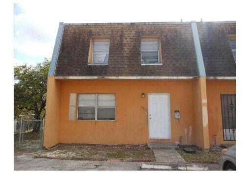 Foto del edificio - 5950 NW 27th Pl