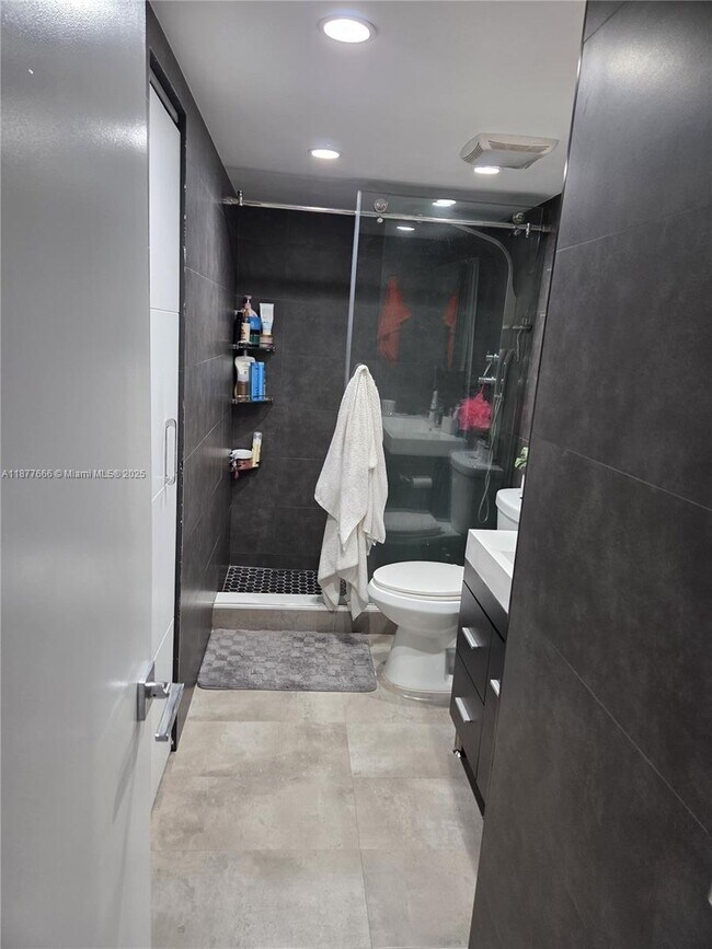 Foto del edificio - 9320 Fontainebleau Blvd