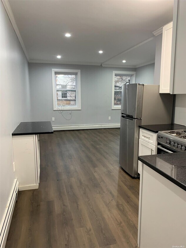 27 Audrey Ave Unit 3, Oyster Bay, NY 11771 Apartment for Rent in