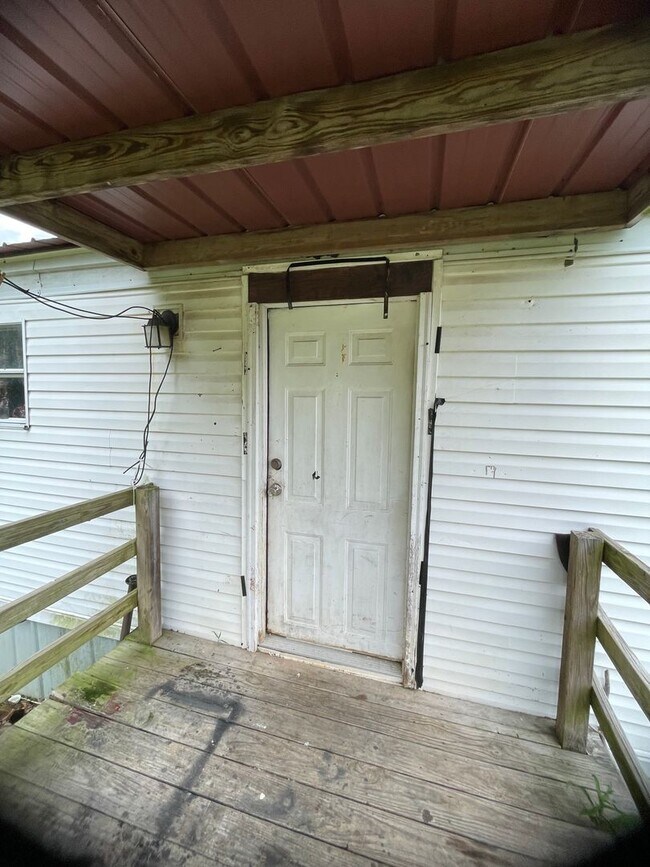 Building Photo - 3 Bed, 2 Bath, 1,280 sq ft mobile home on ...
