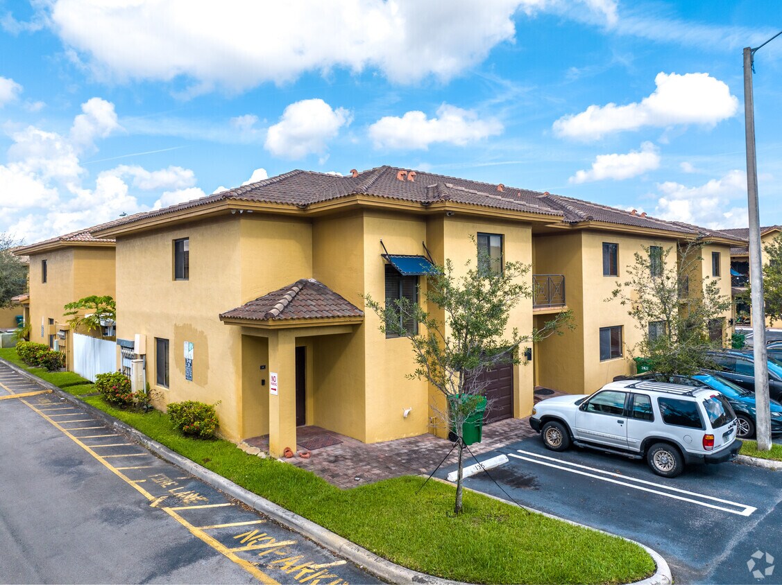 11115 W Okeechobee Rd Hialeah, FL 33018 - Kasalta Villas