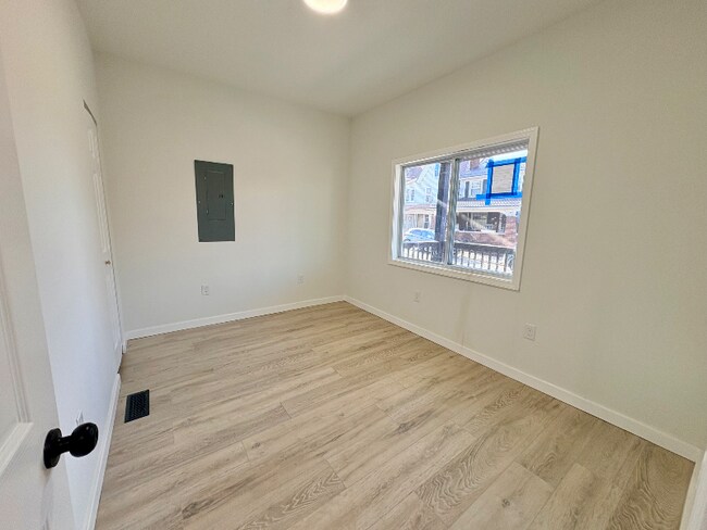 Foto del edificio - 115 Crawford Ave