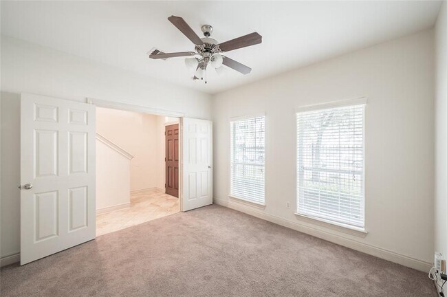 Foto del edificio - 1605 Summer St