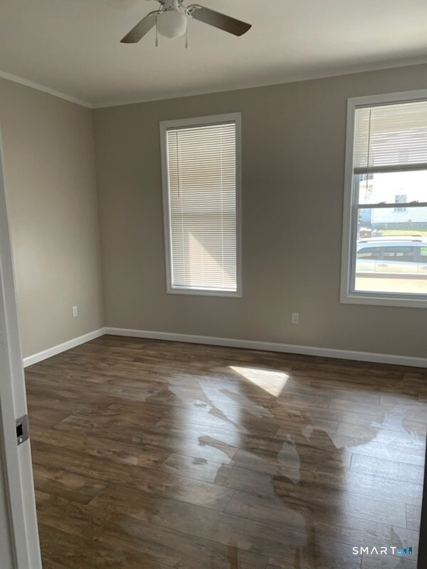 Foto del edificio - 563 Howe Ave