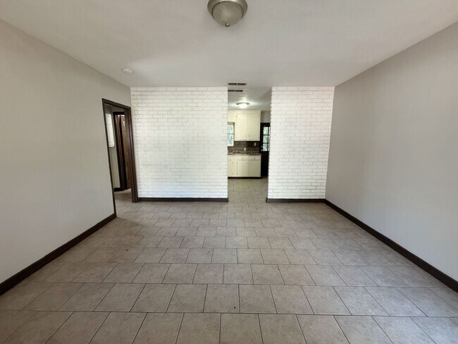 Foto del edificio - 155 Sycamore Ln