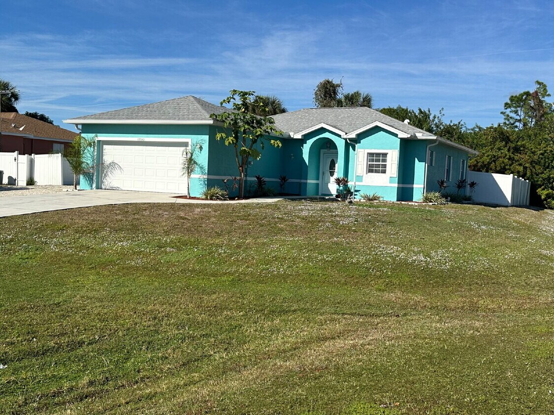 Foto principal - "3-Bed home with Granite Touch’s in Port Charlotte!"
