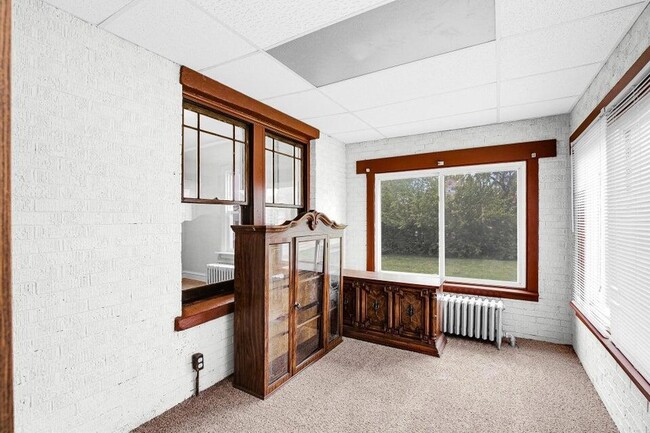 Building Photo - 650 119th St