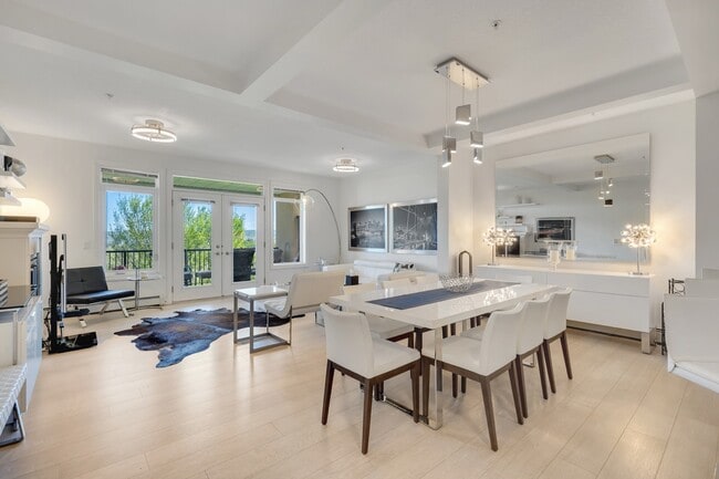 Photo du bâtiment - 10221 Tuscany Blvd NW