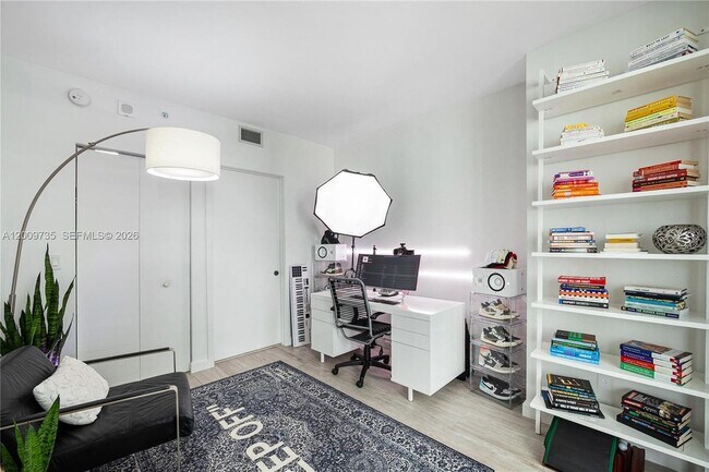 Foto del edificio - 45 SW 9th St