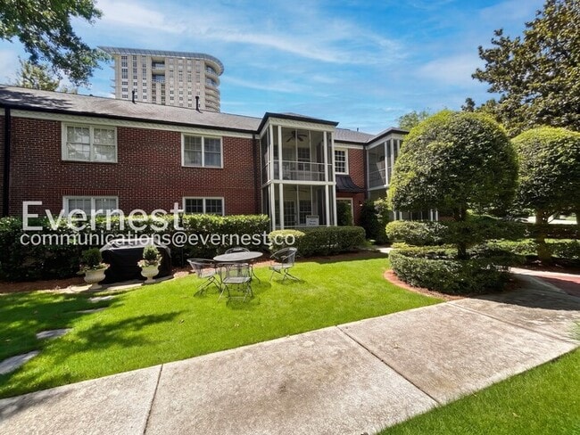 Building Photo - 55 Delmont Dr NE