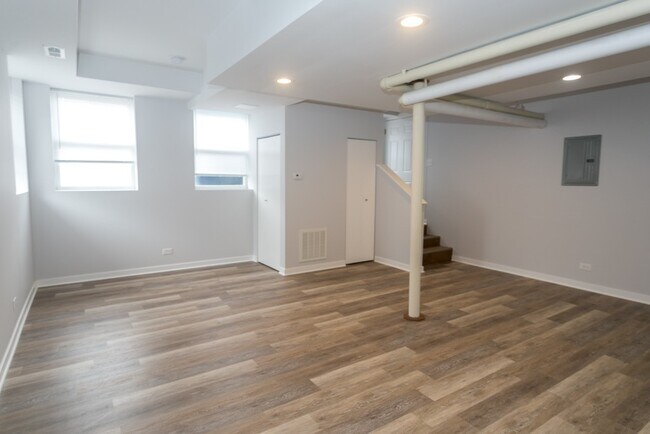 Foto del edificio - 4828 W Addison St