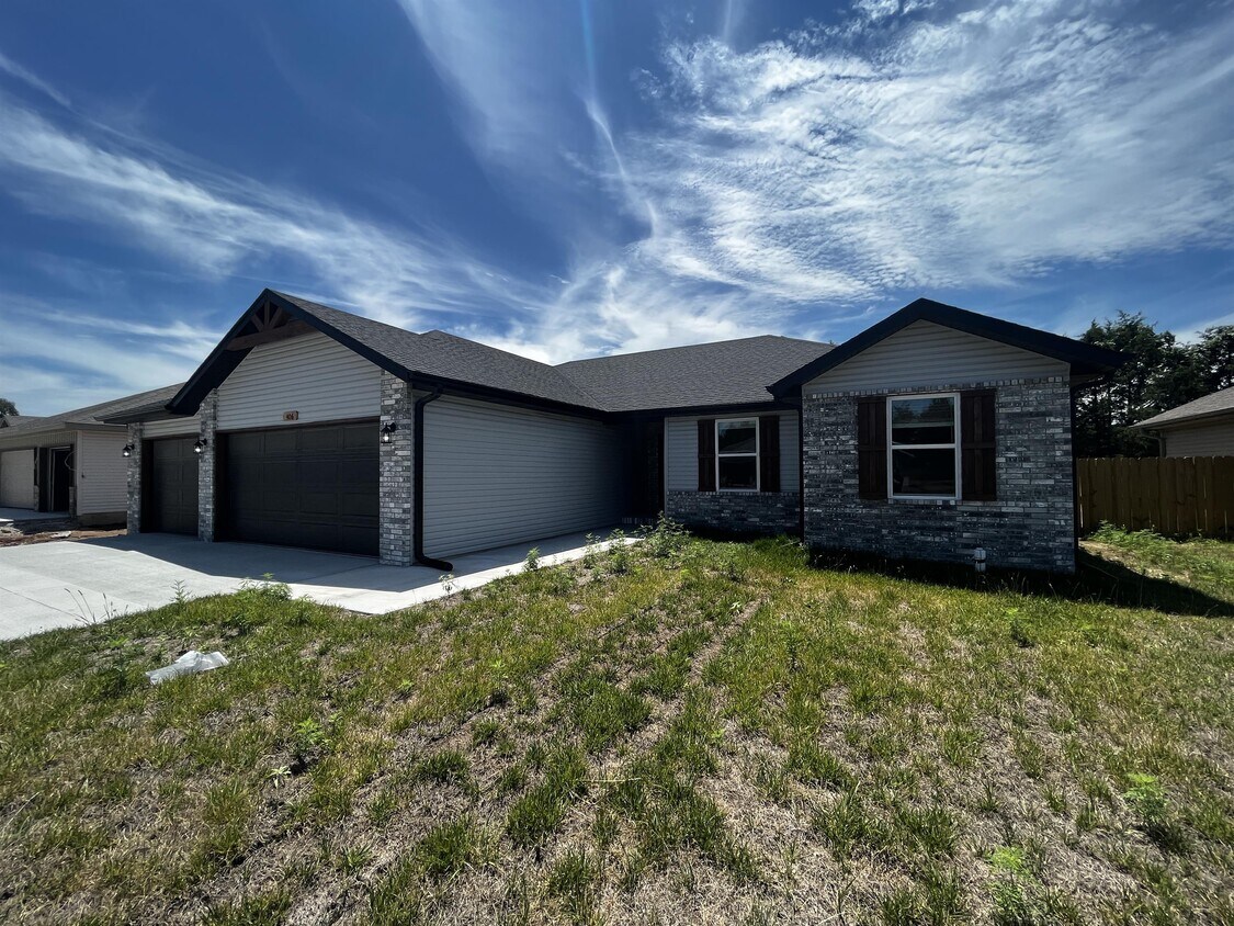 414 Rosalie St, Strafford, MO 65757 House Rental in Strafford, MO