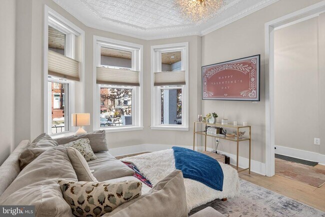 Foto del edificio - 32 Adams St NW