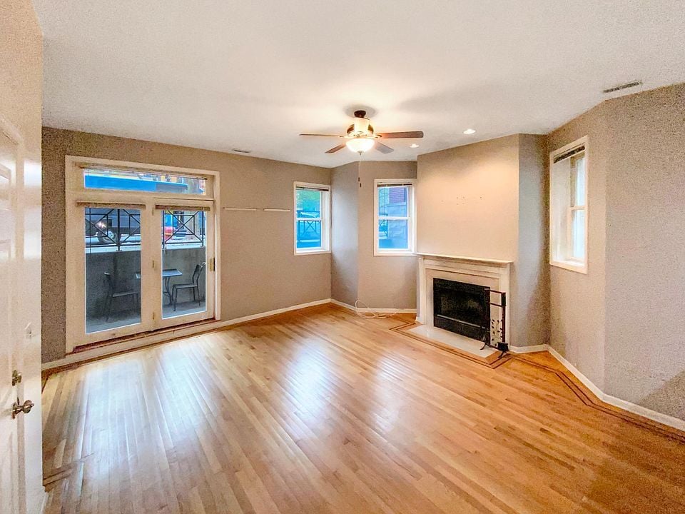 Primary Photo - 4108 N Kenmore Ave