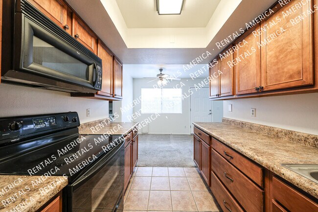 Foto del edificio - 8548 E Belleview St