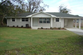 Building Photo - 681 Live Oak Church Rd
