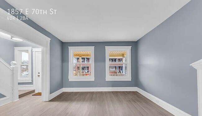 Foto del edificio - 1857 E 70th St