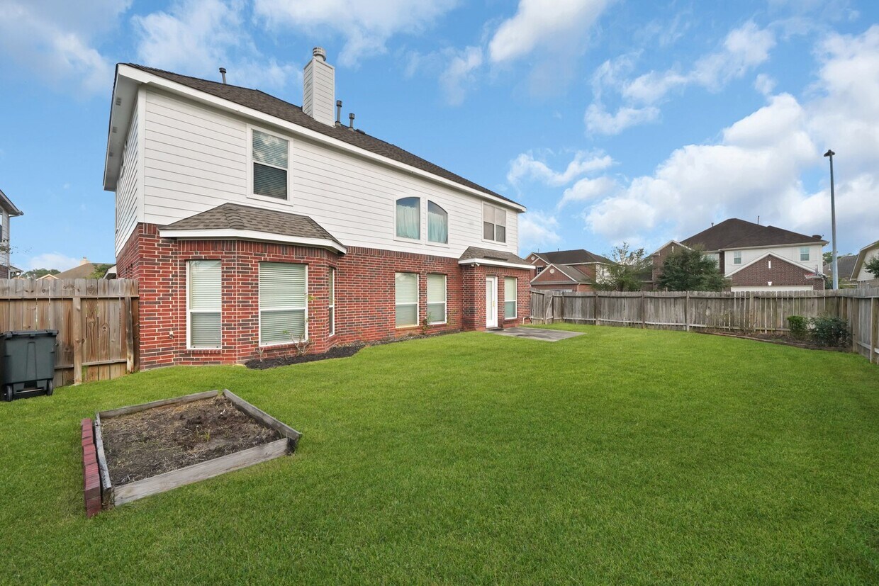 Foto del edificio - 18123 Memorial Falls Dr