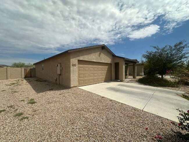 Building Photo - 202 W Bobcat Ct