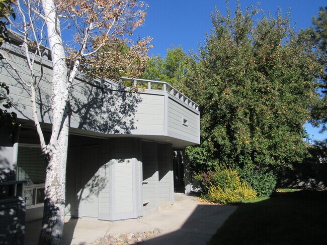 Building Photo - 775 Kingston Lane F