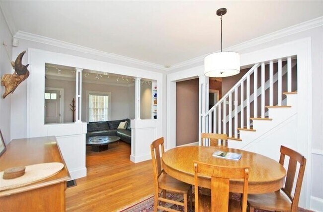 Foto del edificio - 412 Hilldale Dr