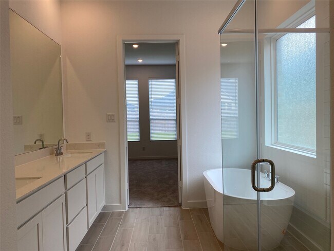 Foto del edificio - 4523 Sunny Hazel Ln