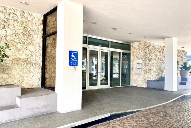 Building Photo - 9225 Collins Ave