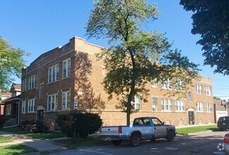Building Photo - 4959 W Wrightwood Ave