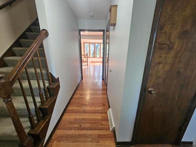 Foto del edificio - 6648 Kennerdown St