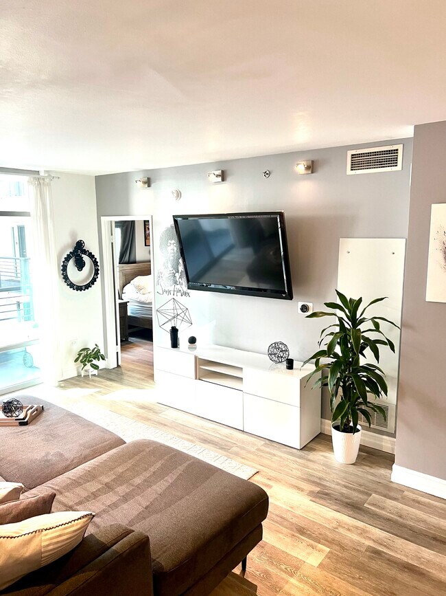 Foto del edificio - 425 W Beech St