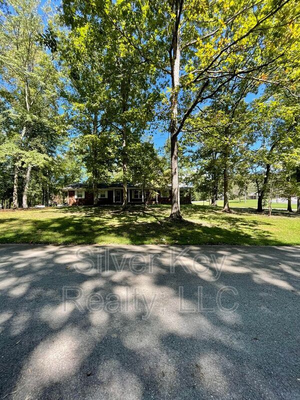 Building Photo - 140 Sam's Boat Dock Rd