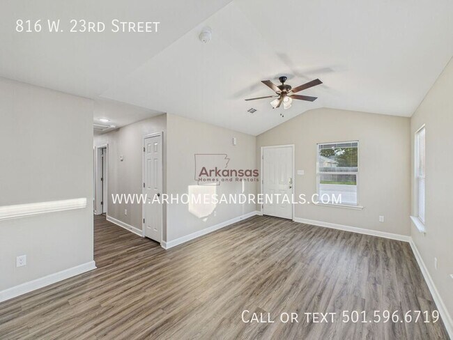 Foto del edificio - 816 W 23rd St