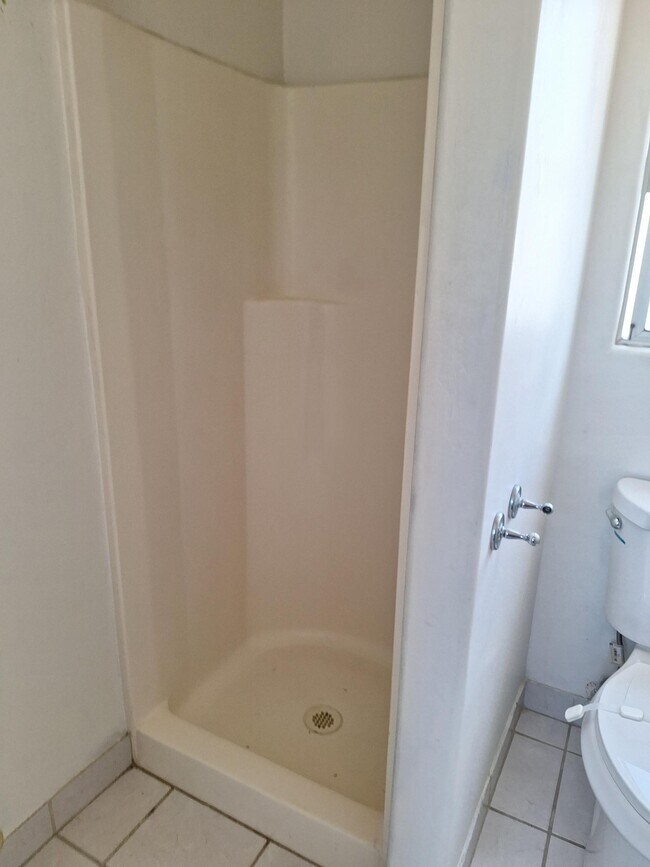 Foto del edificio - 165 Minot Ave