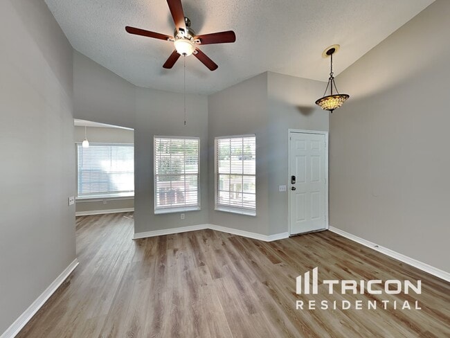 Building Photo - 13410 Maureen Avenue Spring Hill FL