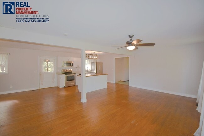 Building Photo - All brick 3, bd home PLUS bonus room and back deck!