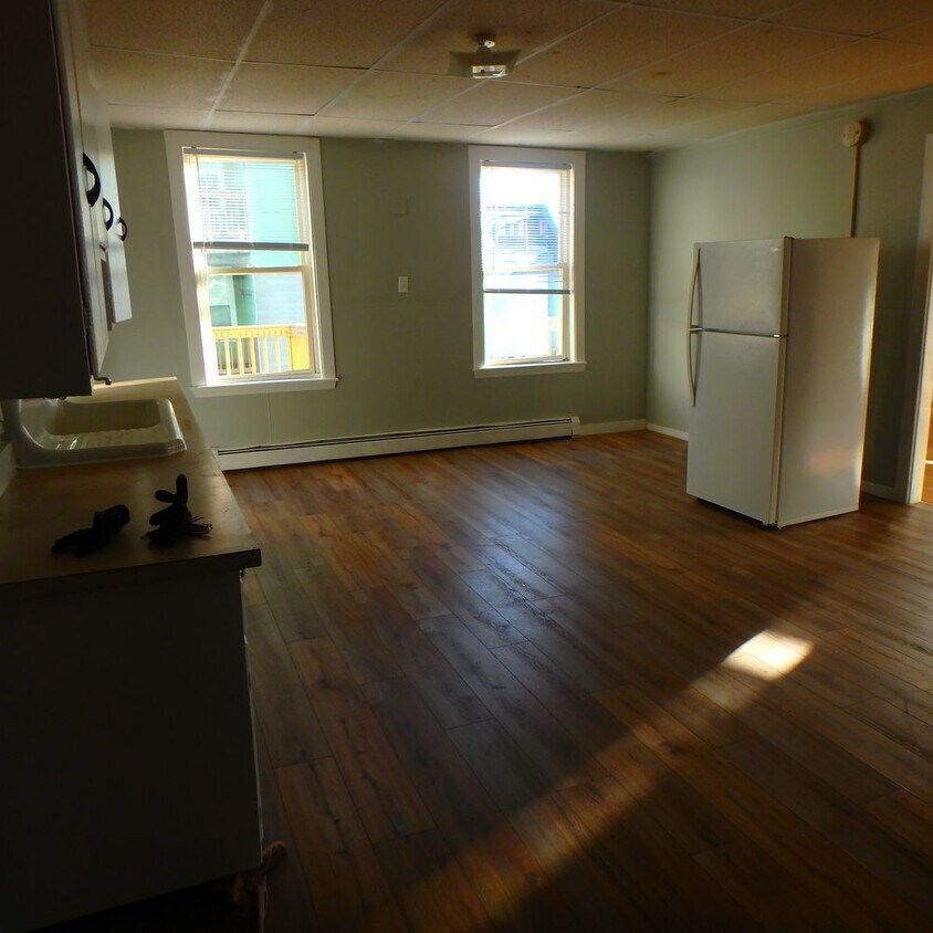 Primary Photo - 214 Blake Street - 4
