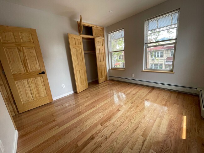 Bedroom 1 - 5130 Goldsmith St