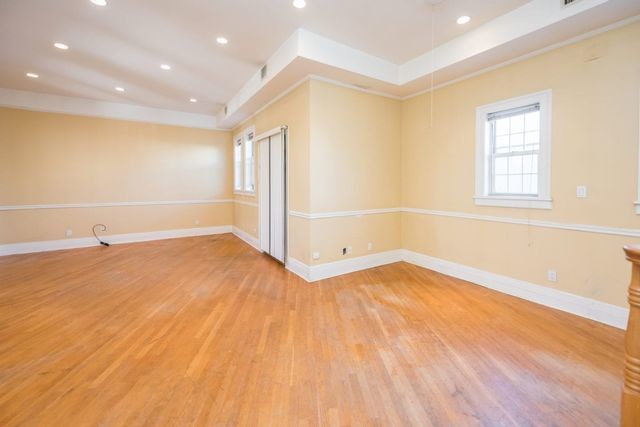 Foto del edificio - 31-12 45th St