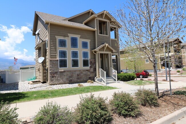 Photo - 3bdrm 3bath home with 2 car garage