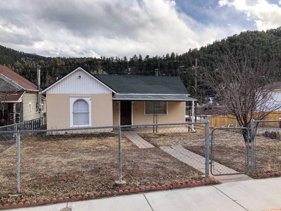 Primary Photo - 805 Colorado Blvd