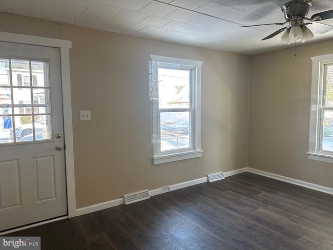 Foto del edificio - 1012 North St