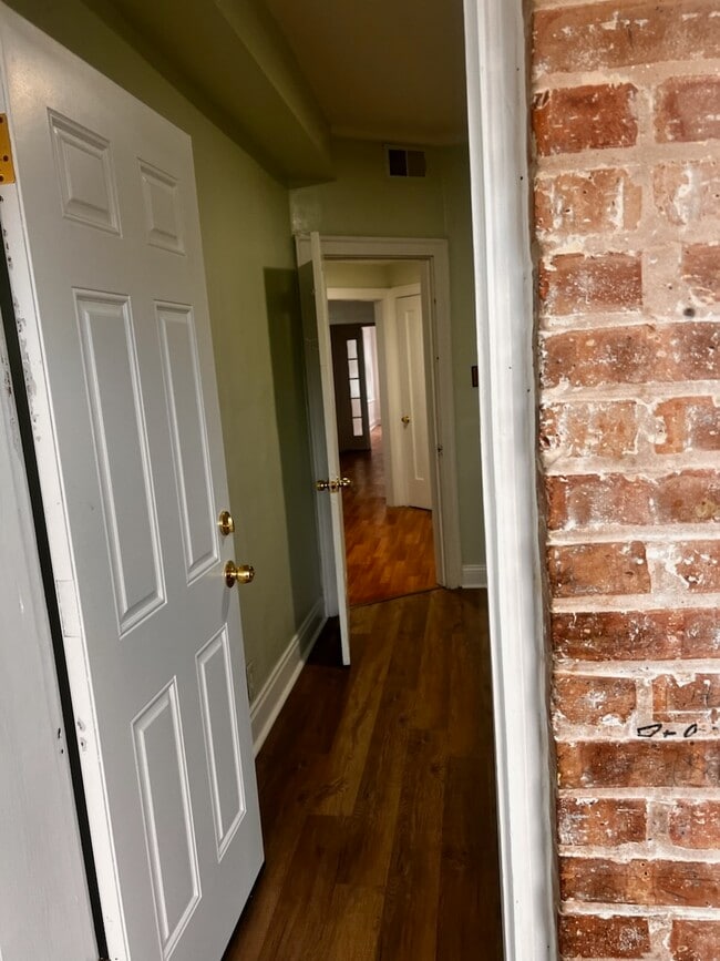 Foto del edificio - 6113 S Sacramento Ave