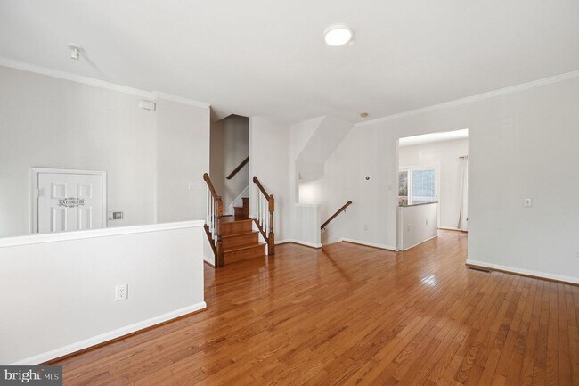 Foto del edificio - 7676 Helmsdale Pl