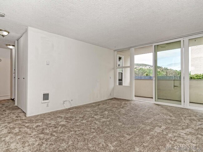 Foto del edificio - 2510 Torrey Pines Rd
